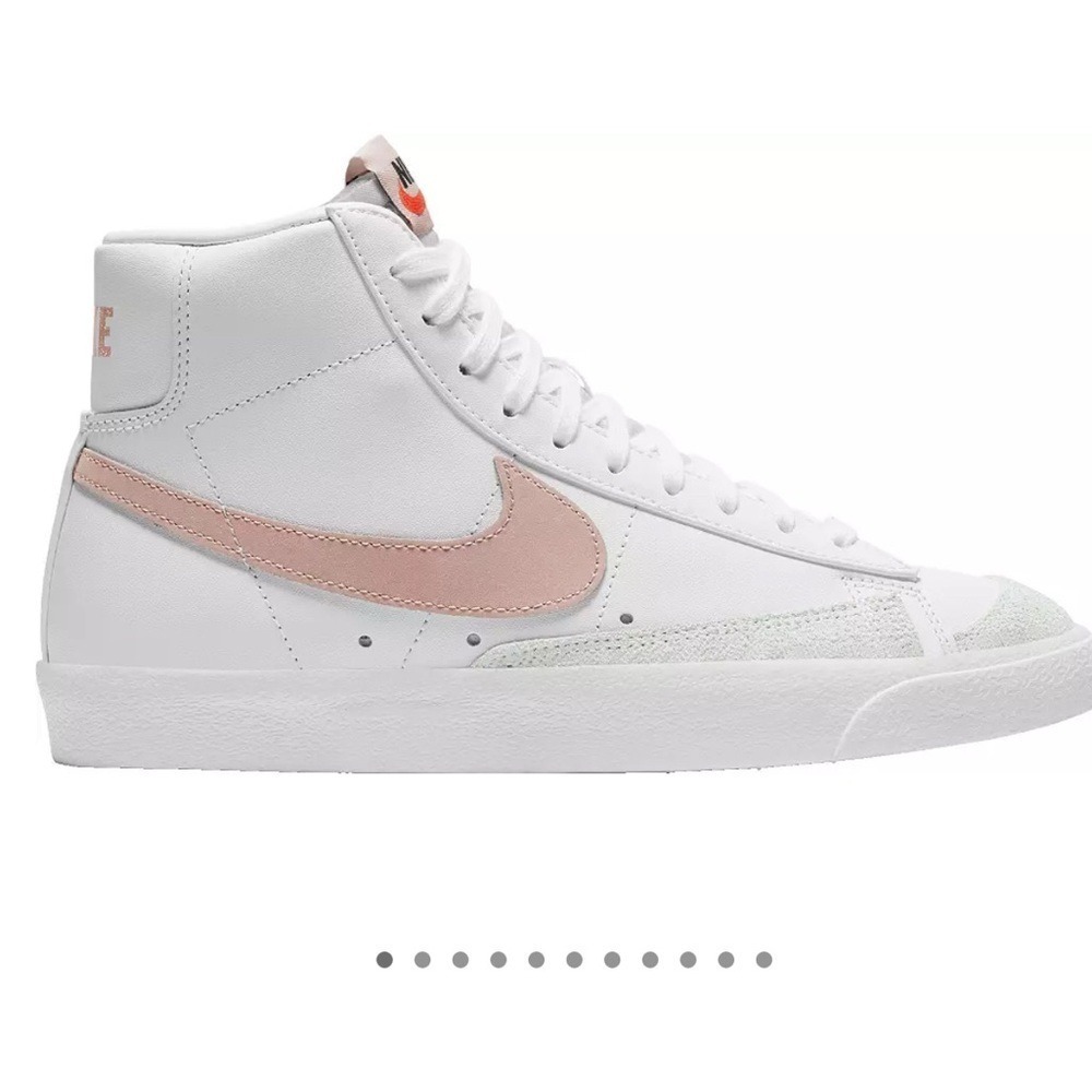 Nike Blazer Mid Vintage‎ White Pink High Top Sneakers